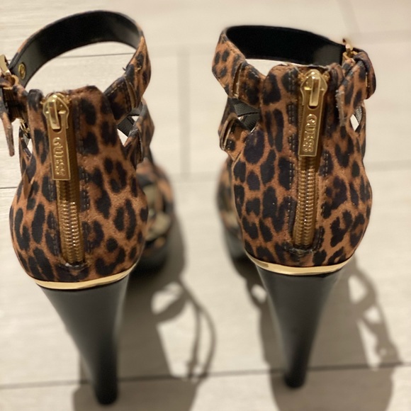 5 inches Guess heels - Picture 2 of 4
